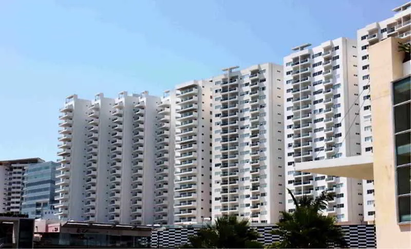 Barcelona Tower Suites Cancún 4*,