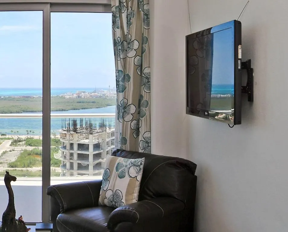 **** Hotel Barcelona Tower Suites Cancun Mexico