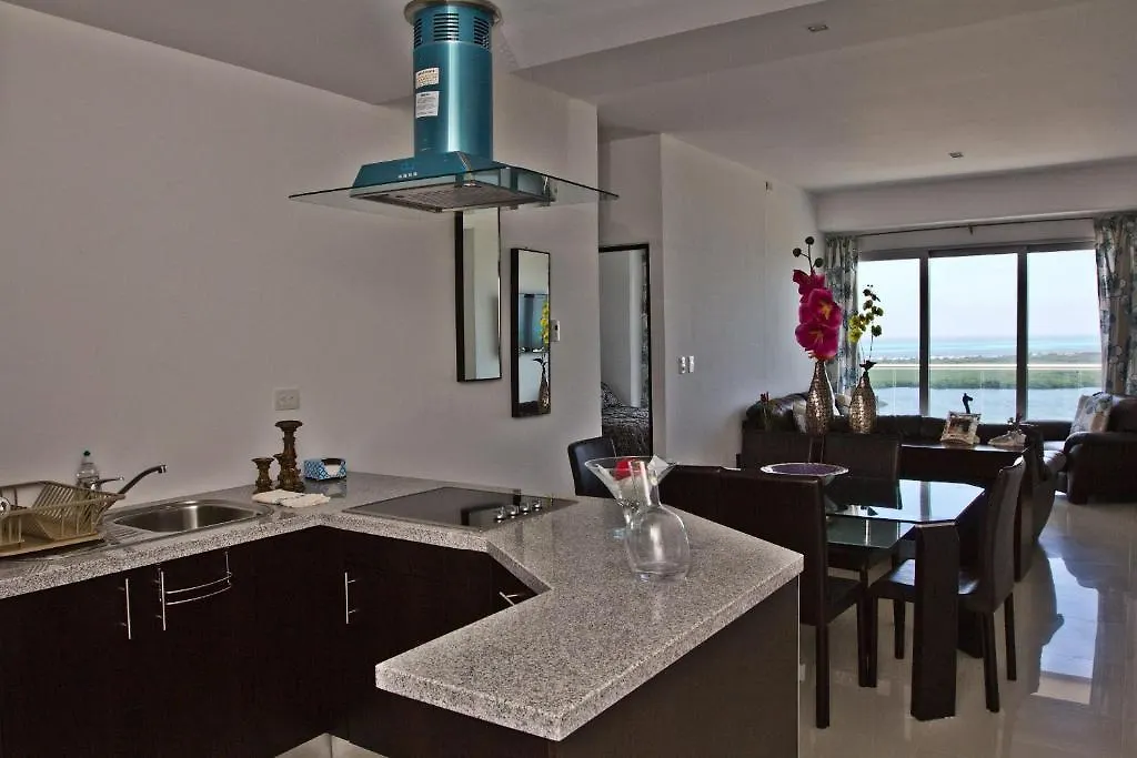 Barcelona Tower Suites Cancun
