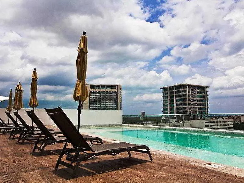 Barcelona Tower Suites Cancun